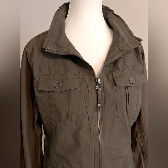 2/$25 Dalia light spring or fall jacket. Size medium. - Picture 2 of 9